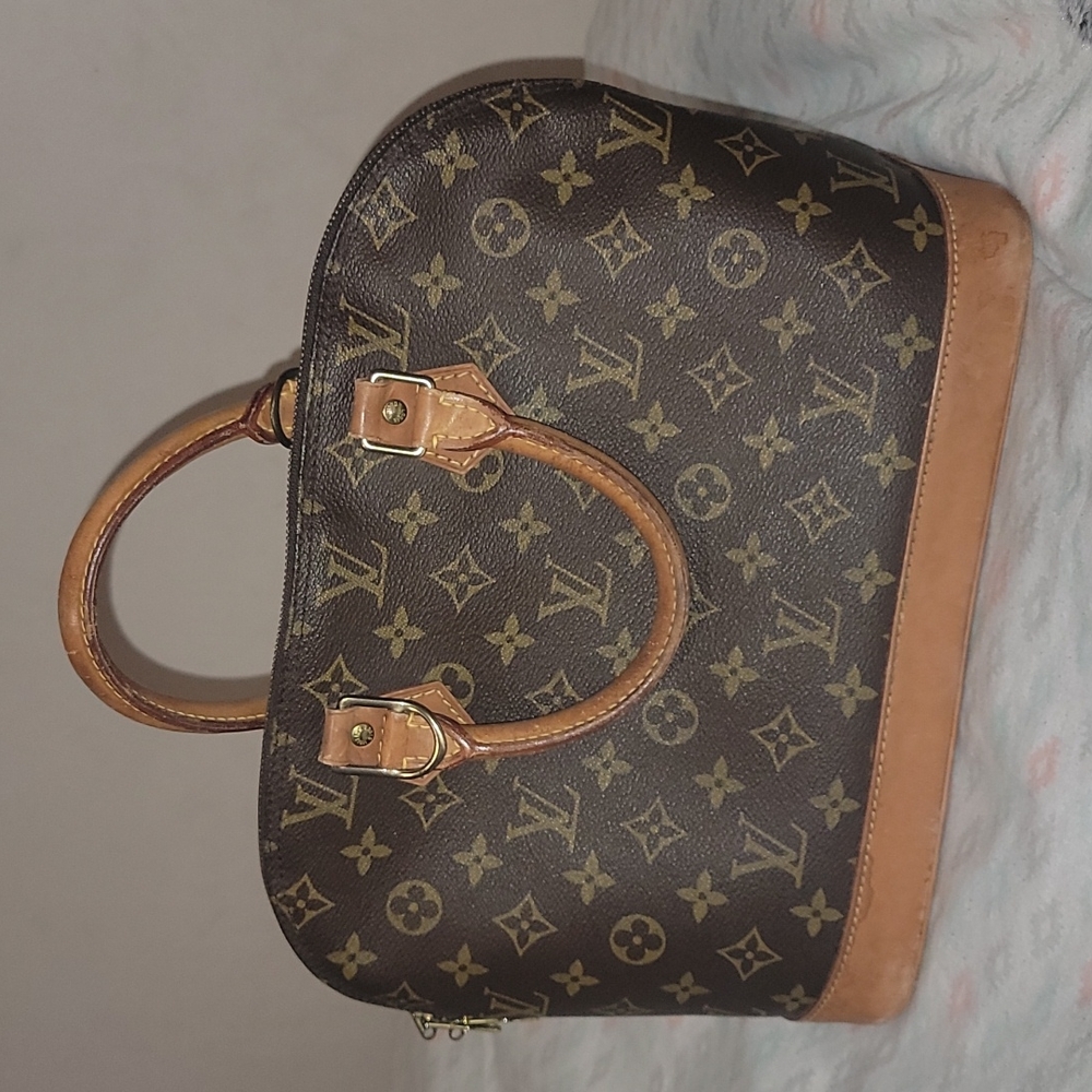 💥authentic Louis Vuitton bag